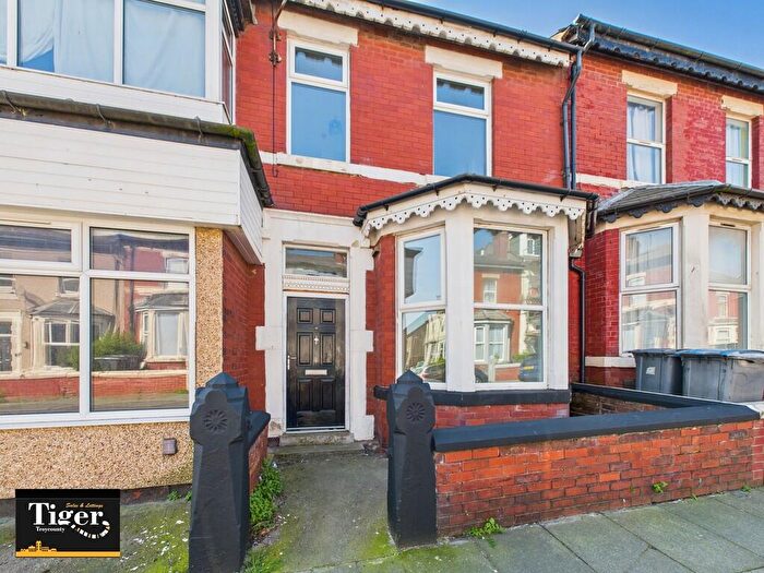 2 Bedroom Flat To Rent In Eaves Street, Blackpool, FY1