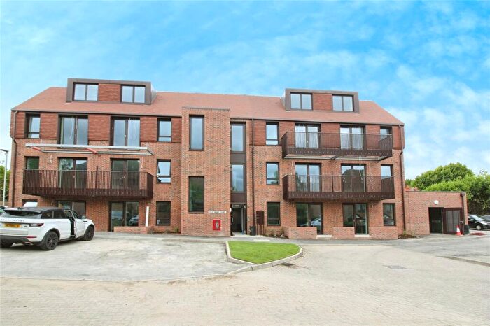 1 Bedroom Apartment For Sale In Rowe Court, Grovelands Road, Reading, RG30