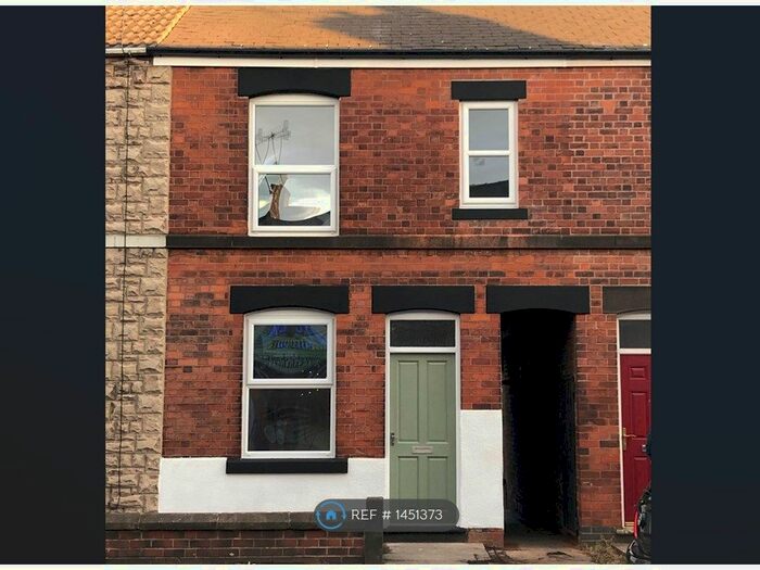 3 Bedroom Terraced House To Rent In Chatsworth Road, Chesterfield, S40