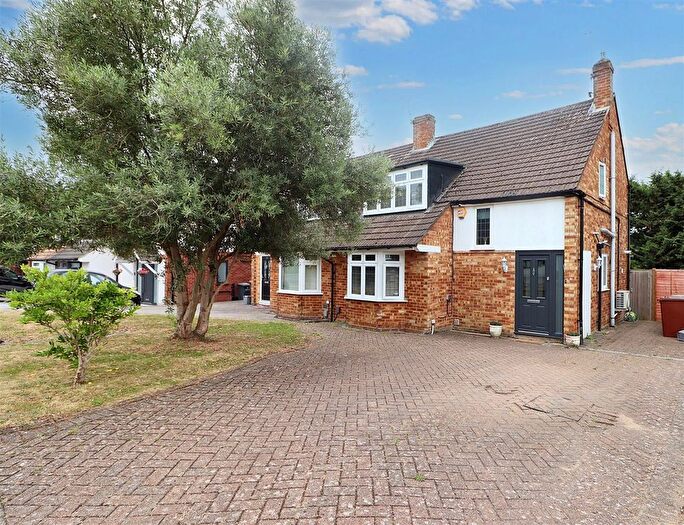 3 Bedroom Property For Sale In Gables Avenue, Borehamwood, WD6