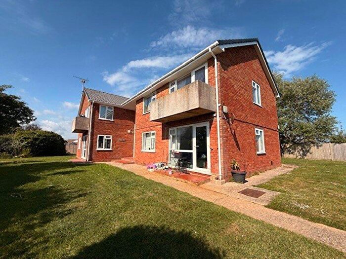 2 Bedroom Flat To Rent In Grafton Court, Selsey, PO20