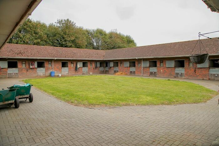 2 Bedroom Equestrian Property To Rent In Highlands, Collingbourne Ducis, Wiltshire SN8