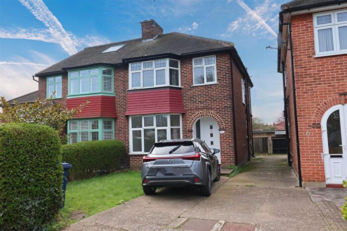 3 Bedroom Semi Detached House For Sale In Pentland Close, NW11