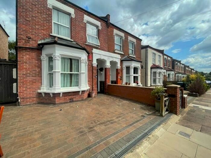 2 Bedroom Flat To Rent In Goring Road, New Southgate, London, N11