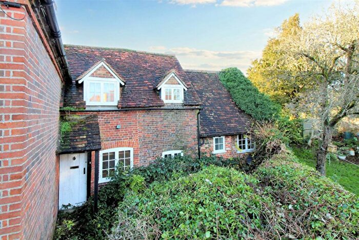 2 Bedroom House For Sale In Hampden Road, Speen, HP27