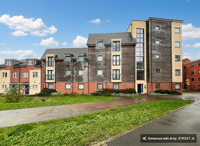 2 Bedroom Flat For Sale In Quercetum Close, Aylesbury, HP19