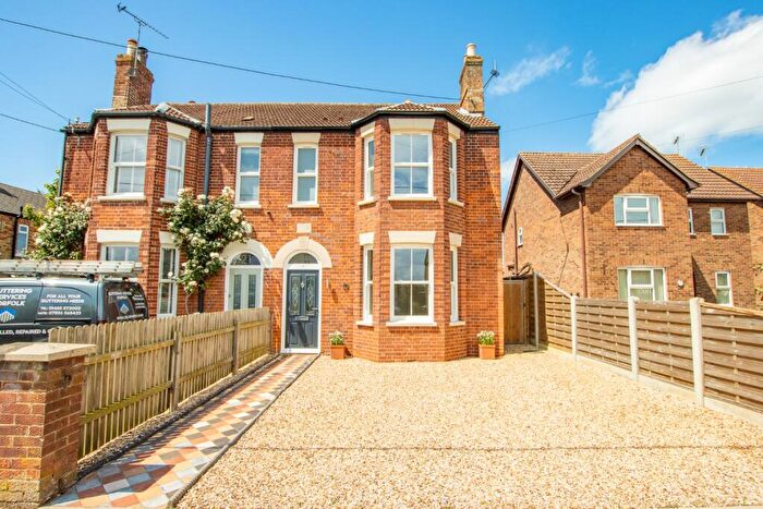 3 Bedroom Semi-Detached House For Sale In Poplar Avenue, Heacham, PE31
