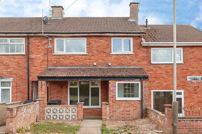 3 Bedroom Terraced House For Sale In Monmouth Drive, Leicester, LE2
