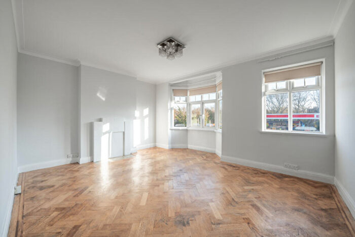 2 Bedroom Apartment To Rent In Hurstwood Court, Finchley Road, London, NW11