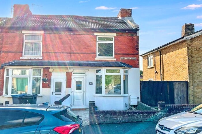 2 Bedroom End Of Terrace House For Sale In Noahs Ark Road, Dover, CT17