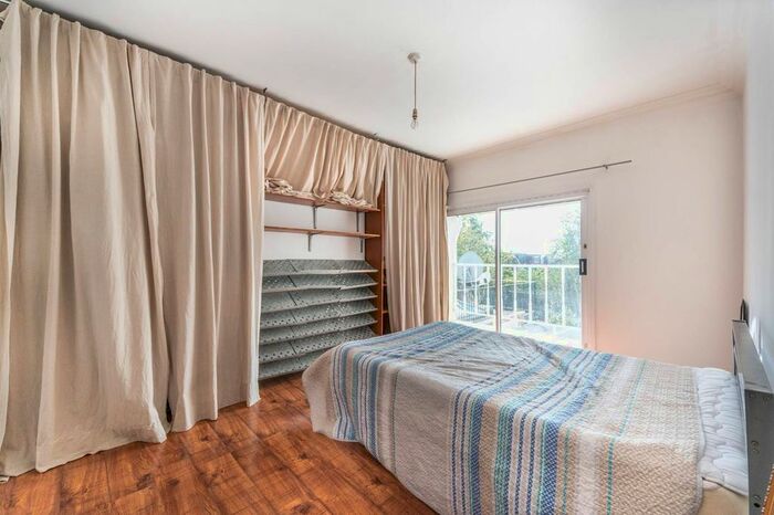 2 Bedroom Flat To Rent In Oxgate Gardens, Dollis Hill, London, NW2