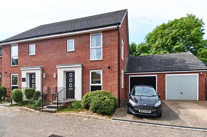 3 Bedroom Semi-Detached House To Rent In Warneford Road, Fishponds, Bristol, BS16