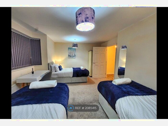 2 Bedroom Flat To Rent In Harefield Court, Coventry, CV2