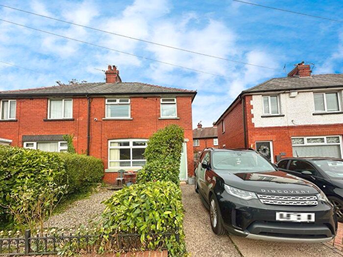3 Bedroom Semi-Detached House For Sale In Seddon Lane, Manchester, M26