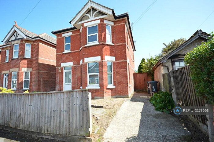 3 Bedroom Flat To Rent In Winton, Bournemouth, BH9