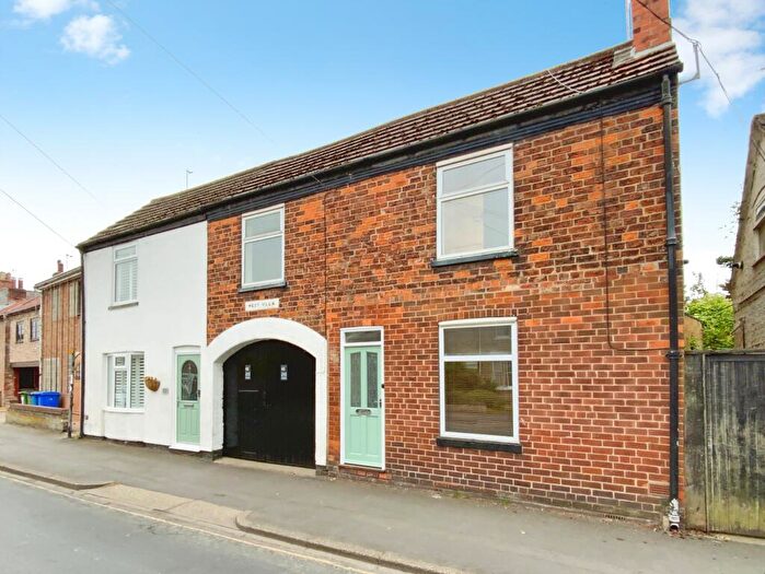 3 Bedroom Semi-Detached House For Sale In Hallgate, Cottingham, HU16