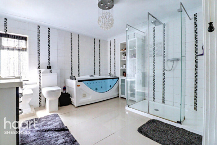 5 Bedroom Bungalow For Sale In Warden Road, Sheppey, ME12