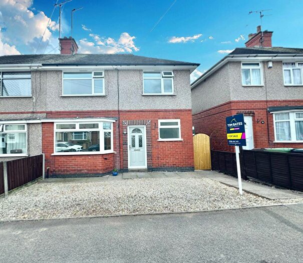 3 Bedroom Semi-Detached House For Sale In Hollystitches Road, Nuneaton, CV10