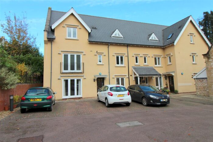 2 Bedroom Flat To Rent In Croftdown Court, Abbey Road, Malvern, WR14
