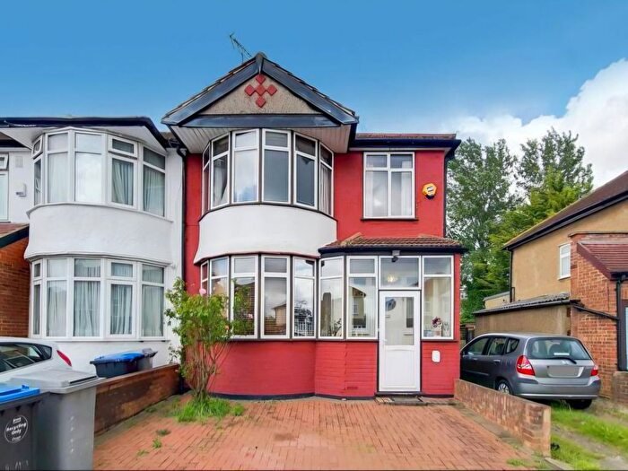 3 Bedroom End Terrace House To Rent In London, NW9