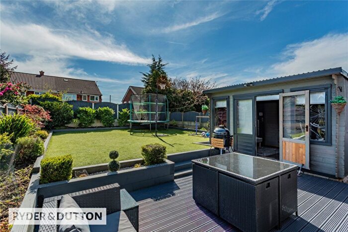 3 Bedroom Semi Detached House For Sale In Banbury Road, Alkrington, Middleton, Manchester, M24