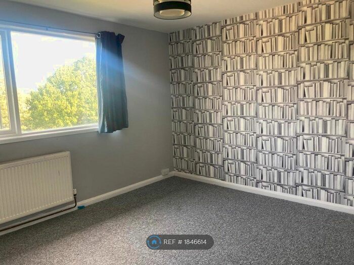 5 Bedroom Semi-Detached House To Rent In Yarmouth Green, Coventry, CV4