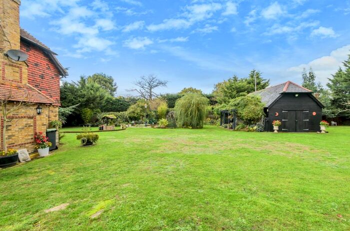 4 Bedroom Detached House For Sale In Waldens Road Orpington, BR5