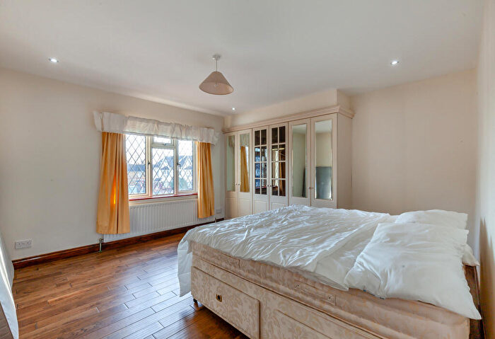 5 Bedroom Detached House To Rent In Upper Brentwood Road, Gidea Park, Romford, RM2