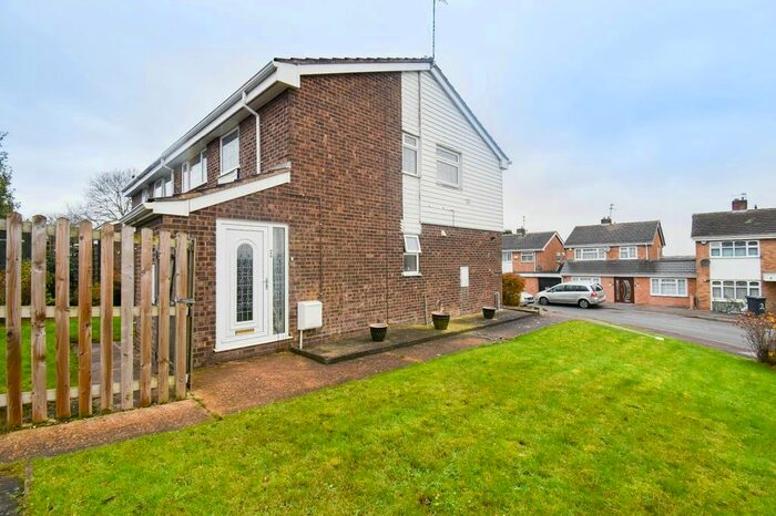 2 Bedroom Maisonette To Rent In Colebrook Close, Leicester, LE5