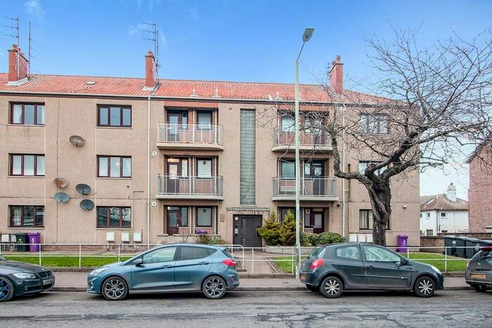 3 Bedroom Flat To Rent In North Street, Montrose, Angus DD10