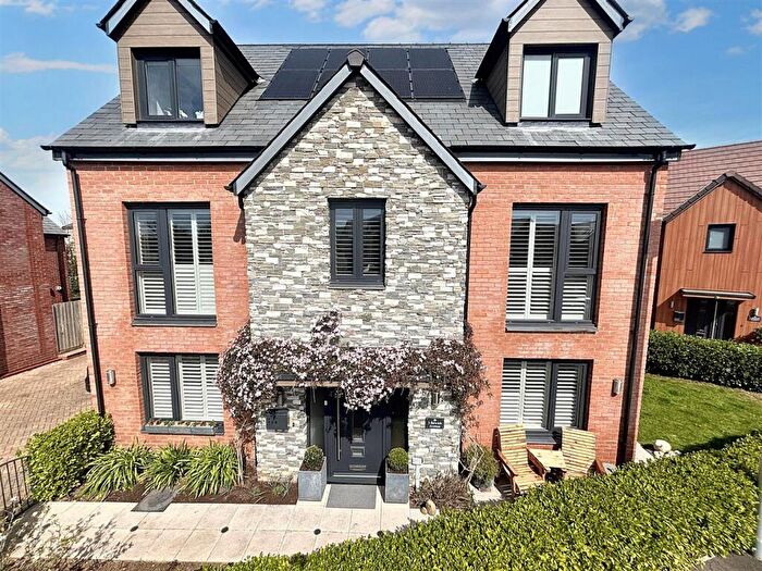 5 Bedroom Detached House For Sale In Bewick Avenue, Topsham, EX3