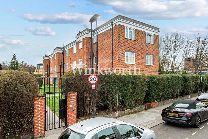 2 Bedroom Flat For Sale In Langham Close, London, N15