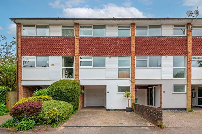 3 Bedroom Town House For Sale In Yorke Gardens, Reigate, RH2