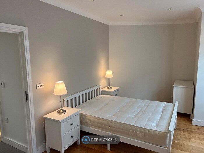 2 Bedroom Maisonette To Rent In Marcon Place, London, E8