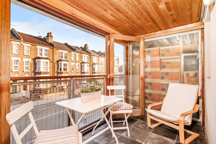 4 Bedroom Flat To Rent In Blenheim Court, Woolwich Road, Greenwich, SE10