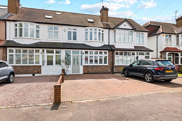 4 Bedroom Terraced House For Sale In Sparrow Farm Road, Stoneleigh, Surrey, KT17
