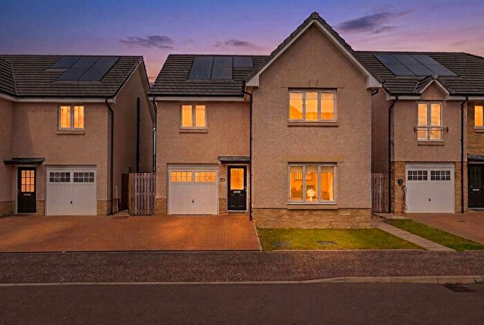 4 Bedroom Detached House For Sale In Mossend Crescent, West Calder, EH55