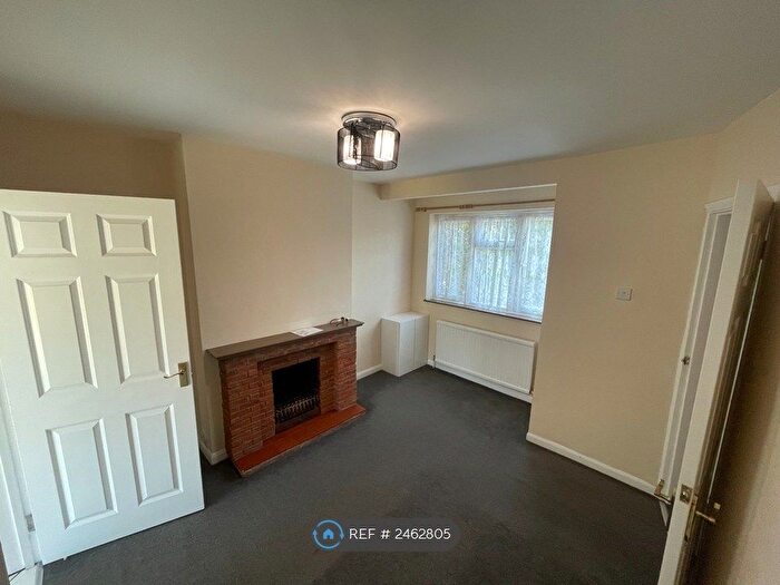 2 Bedroom End Of Terrace House To Rent In Sundon Park Road, Luton, LU3