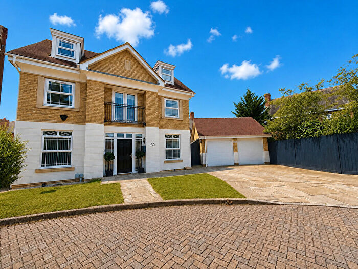 5 Bedroom Detached House For Sale In Drifters Drive, Deepcut, GU16