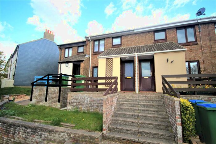 1 Bedroom Flat To Rent In St. Martins Crescent, South Heighton, Newhaven, BN9