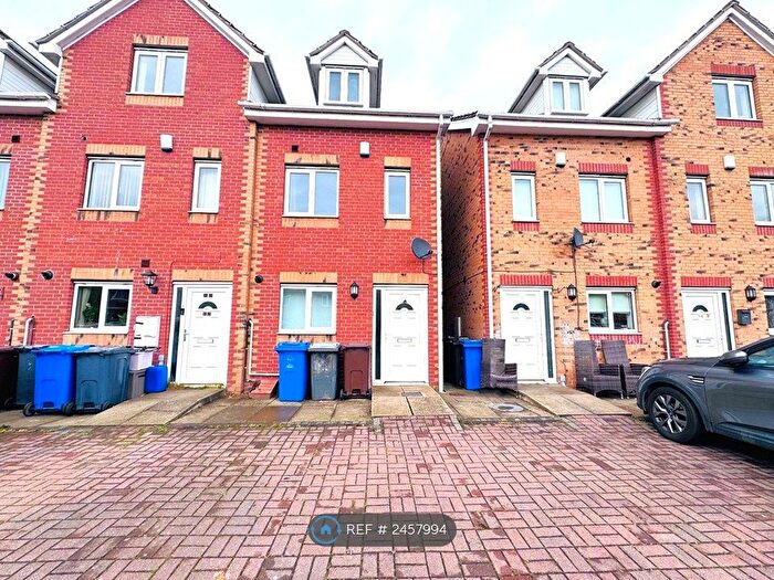 4 Bedroom End Of Terrace House To Rent In Halfway Close, Goldthorpe, Rotherham, S63