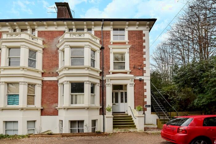 2 Bedroom Flat To Rent In Montacute Gardens, Tunbridge Wells, TN4