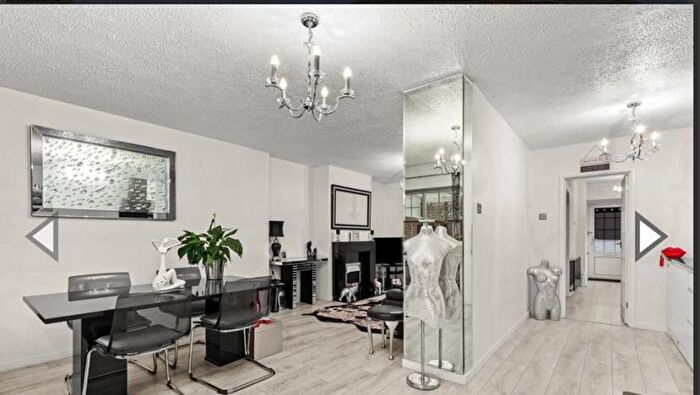 3 Bedroom Semi-Detached House To Rent In Edinburgh Crescent, Waltham Cross, EN8