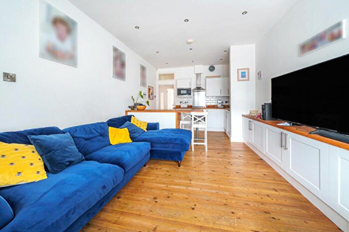 1 Bedroom Flat For Sale In White Horse Hill, Chislehurst, BR7