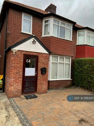 Studio To Rent In Pennine Drive, London, NW2