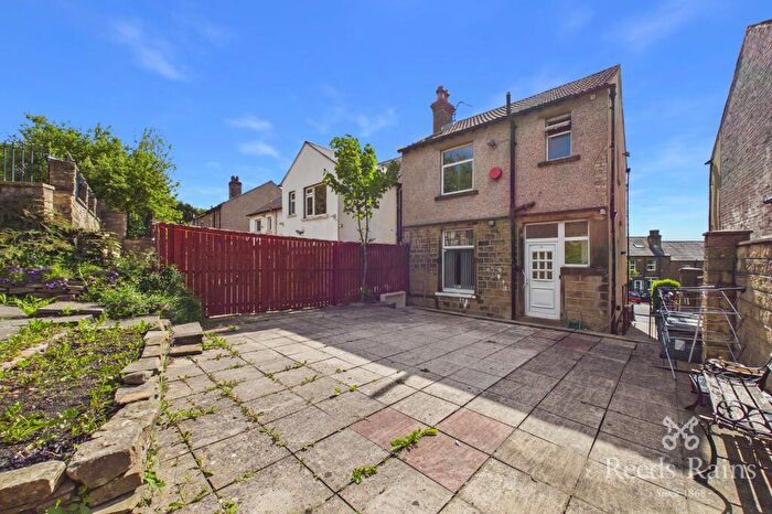3 Bedroom Detached House To Rent In Heaton Road, Huddersfield, West Yorkshire, HD1
