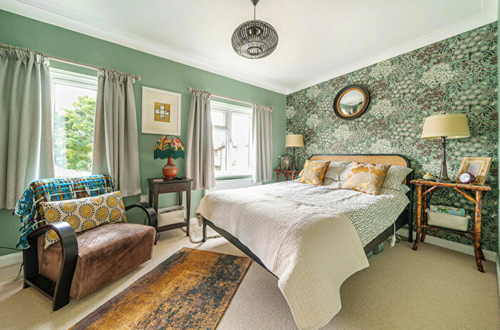 3 Bedroom End Of Terrace House For Sale In Atherton Close, Shalford, Guildford, Surrey, GU4