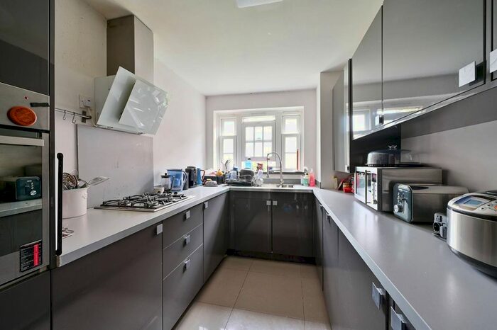 2 Bedroom Flat For Sale In Parkside, Wimbledon Common, London, SW19