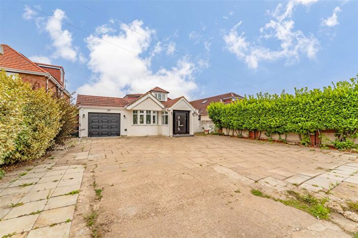 6 Bedroom Detached House For Sale In Langley Park Road, Iver, SL0