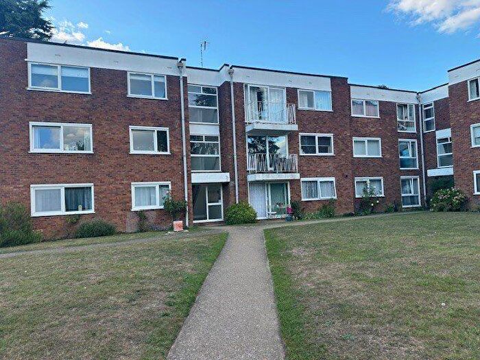 2 Bedroom Flat To Rent In Manning Court, North West London, WD19